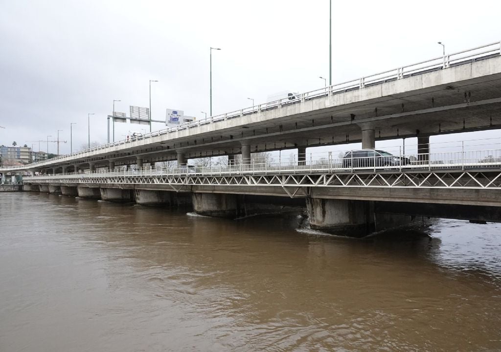 O rio Mondego está a ser permanentemente vigiado com recurso a drones. Foto: reprodução de Facebook/Município de Coimbra