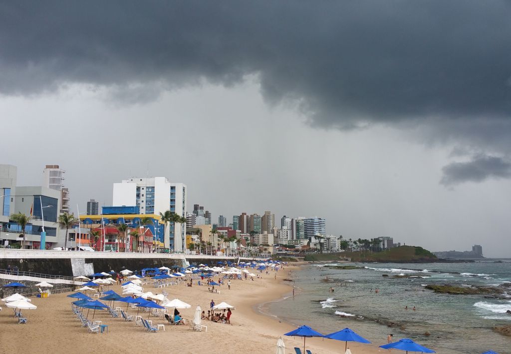 Chuvas intensas são previstas nesta quarta (12) para a capital baiana e cidades próximas.