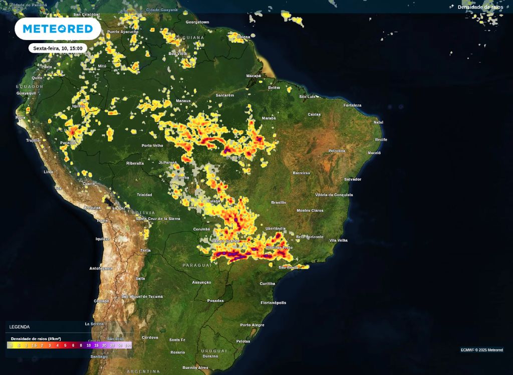 Mapa de densidade de raios para a tarde de sexta-feira (10).