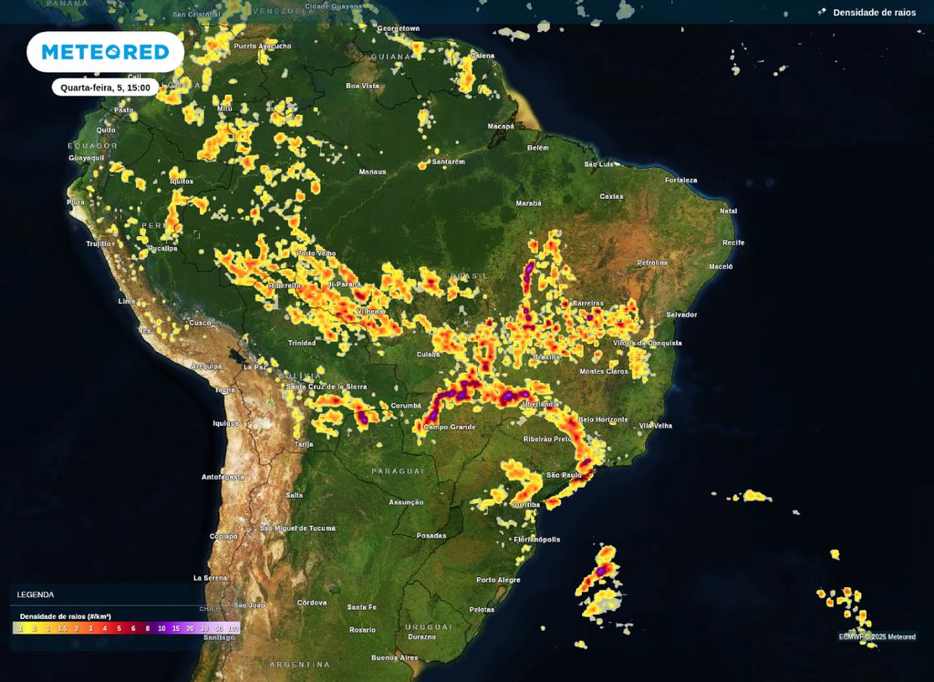 Mapa de densidade de raios indica áreas com maior potencial para tempestades nesta quarta-feira (5). Mapa de densidade de raios indica áreas com maior potencial para tempestades nesta quarta-feira (5).
