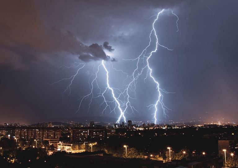 Chuvas e tempestades continuam levando risco &agrave; SP; confira a previs&atilde;o