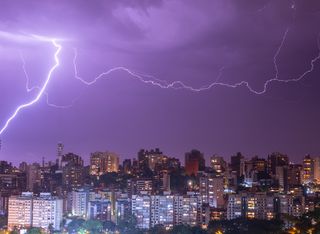 Tempestades severas e chuvas intensas deixam 5 estados em alerta entre os dias 19 e 22; veja a previsão