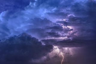 Chuvas e trovoadas retornam ao Sudeste