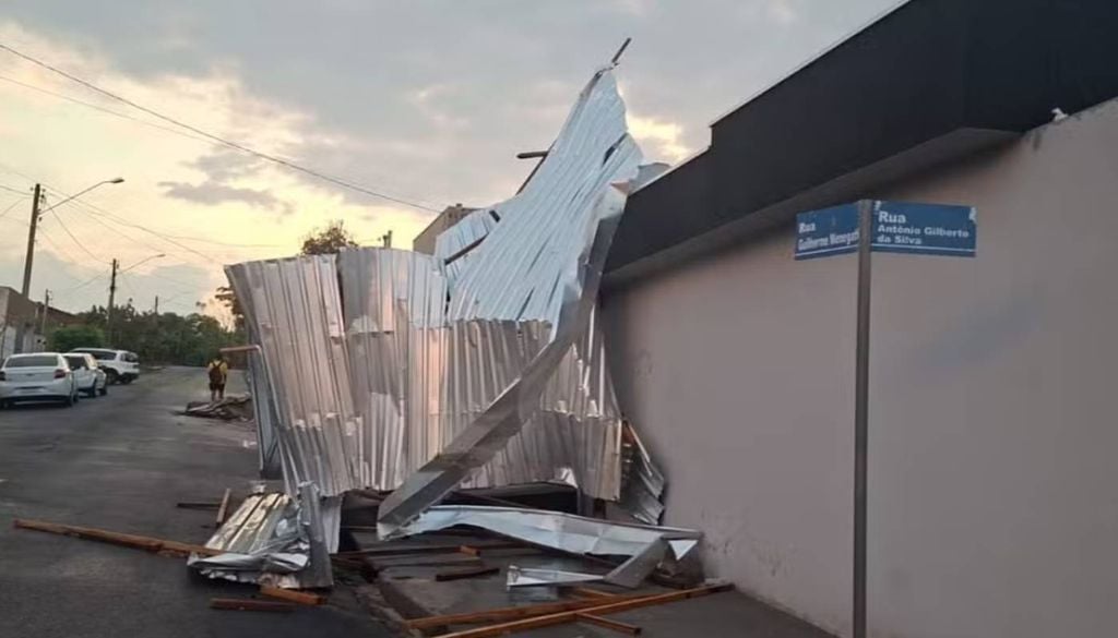Ventos intensos provocaram estragos em Indiana, interior de SP. Foto: Defesa Civil