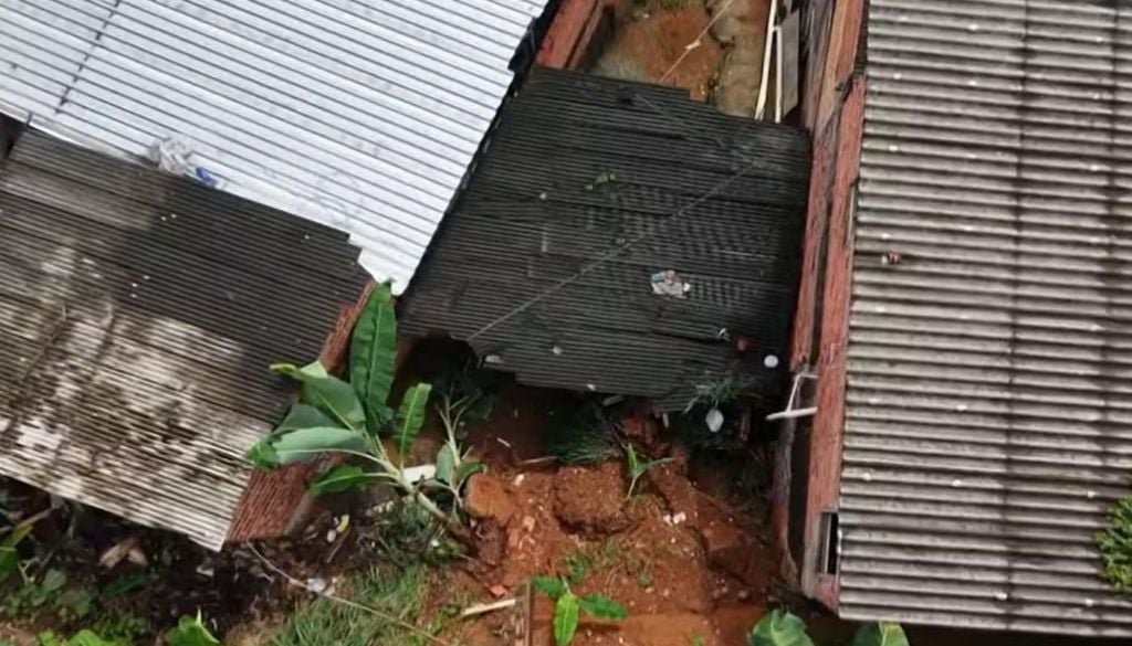 Temporal causou desabamento de casa em Salvador. Foto: Reprodução/TV Bahia