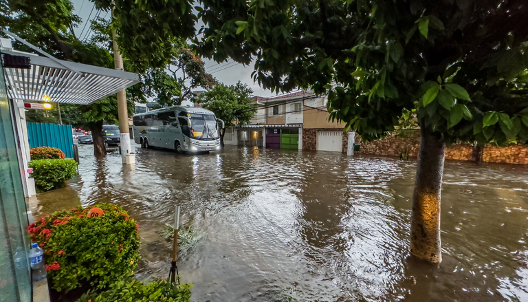 Chuvas extremas de mais de 100 mm deixam em alerta o estado de S&atilde;o Paulo