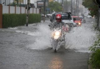 Chuvas intensas continuam nesta sexta, 6: INMET emite alertas para 20 estados; confira