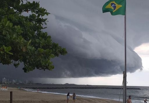 Chuvas intensas e tempestades voltam a deixar alertas nas 5 regiões nesta sexta, 12; confira