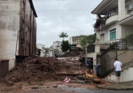 Temporais em MG deixam mortos e h&aacute; alertas para mais chuvas intensas at&eacute; s&aacute;bado, 27; veja imagens