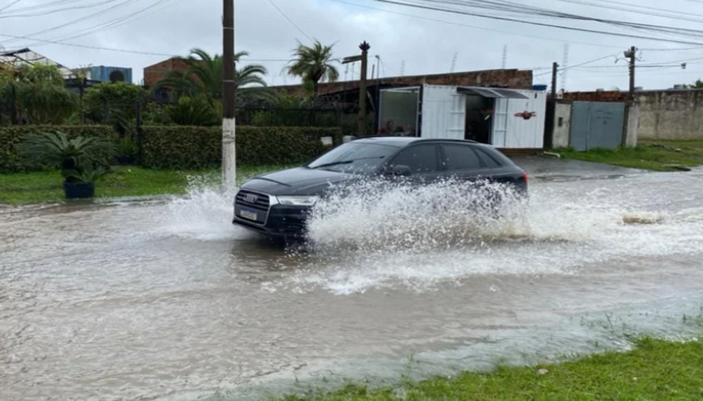 A passagem recente de um ciclone extratropical agravou os impactos das precipitações constantes em Pelotas. Foto: Gabriel de Bem / Agencia RBS A passagem recente de um ciclone extratropical agravou os impactos das precipitações constantes em Pelotas. Foto: Gabriel de Bem / Agencia RBS