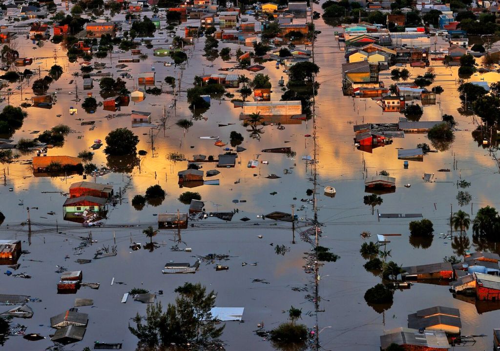 Chuvas severas continuam assolando o Rio Grande do Sul, com rios e barragens em estado crítico. Chuvas severas continuam assolando o Rio Grande do Sul, com rios e barragens em estado crítico.