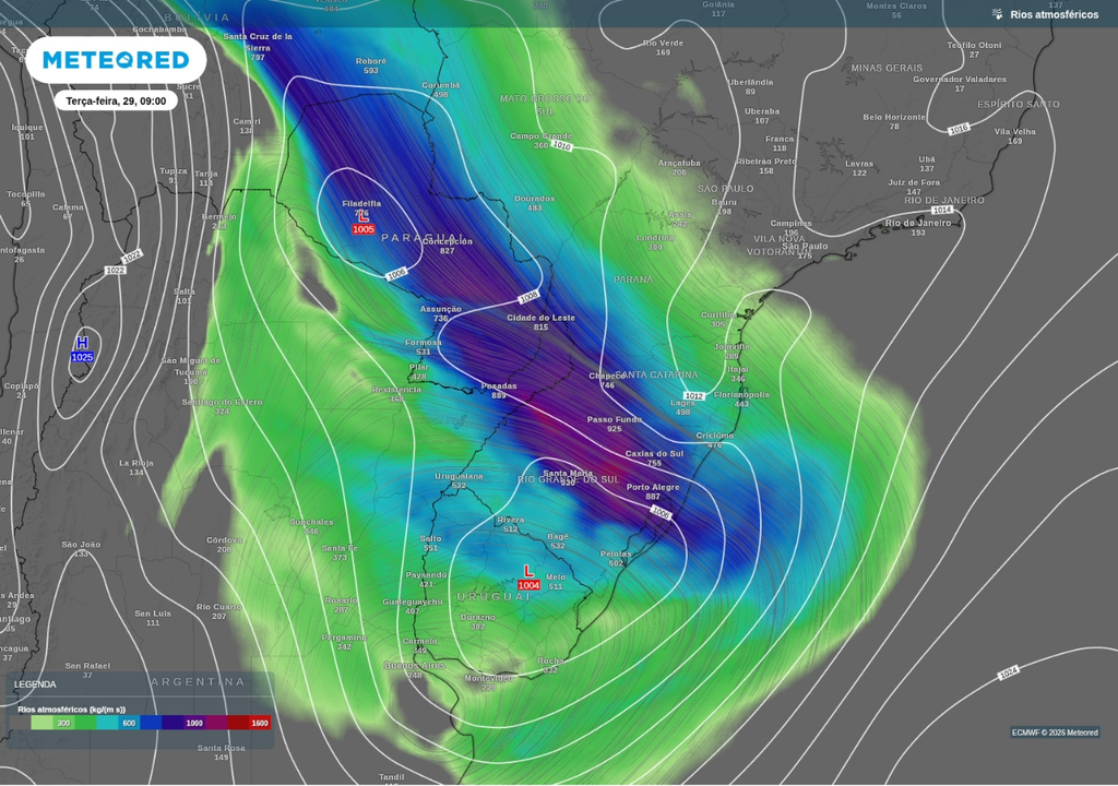 Previsão de formação de ciclone (representado pela letra L) na fronteira do Rio Grande do Sul com Uruguai nesta terça-feira (29) com suporte de rio atmosférico (escala de cores), segundo o ECMWF. Previsão de formação de ciclone (representado pela letra L) na fronteira do Rio Grande do Sul com Uruguai nesta terça-feira (29) com suporte de rio atmosférico (escala de cores), segundo o ECMWF.