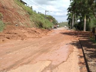 Chuvas volumosas causam transtornos em SP e no RJ