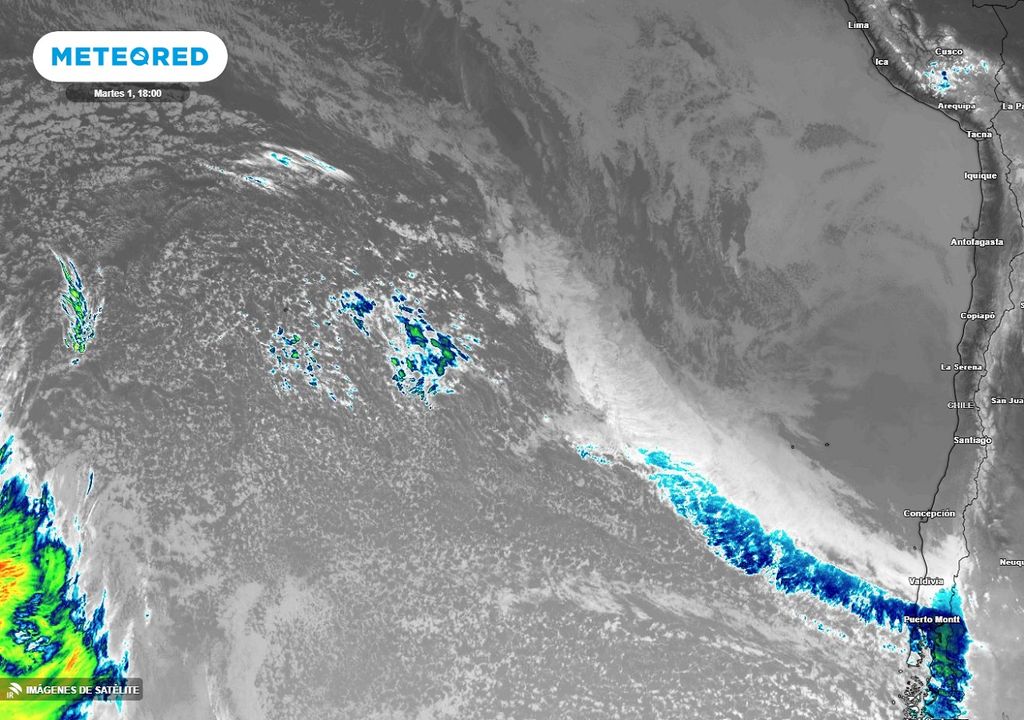imagen satelital que muestra nubes asociadas a la formación de un potente ciclón en el Pacífico imagen satelital que muestra nubes asociadas a la formación de un potente ciclón en el Pacífico