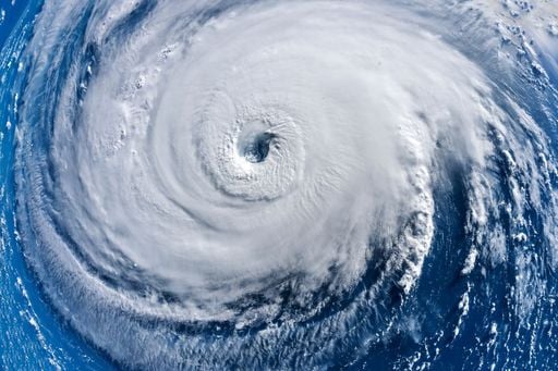 Cicl&oacute;n tropical activo en el Pac&iacute;fico o Atl&aacute;ntico: conoce el paso a paso para confirmar si est&aacute;s en peligro