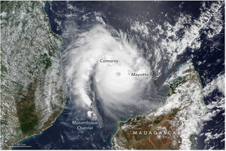 El ciclón tropical Chido destroza la isla francesa Mayotte, el más intenso en 90 años, dejando cientos de muertos