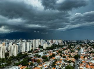 Ciclone ajuda a mudar o tempo no Sudeste: risco de chuva forte e tempestade aumenta na regi&atilde;o; confira