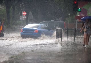 Ciclone e frente fria deixam alertas de chuvas intensas neste fim de semana; confira as áreas em risco