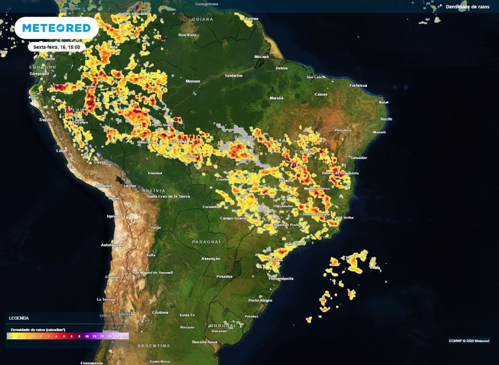 Densidade de raios Mapa mostra áreas com maior potencial para temporais nesta sexta-feira (16).