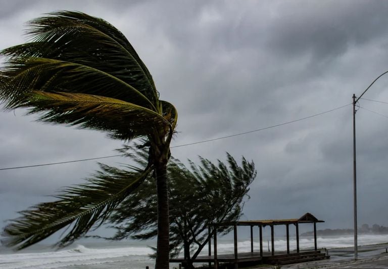 Ciclone e frente fria mant&ecirc;m alertas de vendavais para o Sul e o Sudeste; confira o alerta