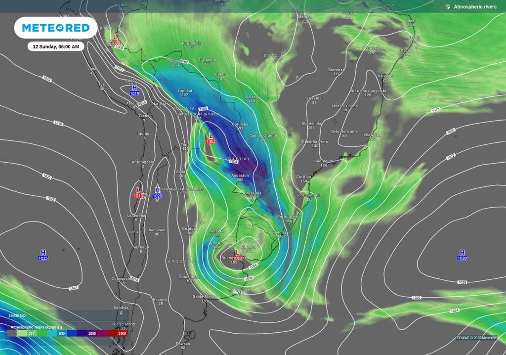 Previsão de formação de ciclone com suporte de rio atmosférico neste domingo (12), de acordo com o ECMWF.