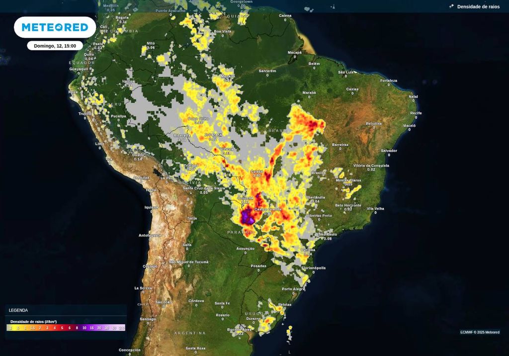 Previsão de tempestades neste domingo (12), de acordo com o ECMWF.