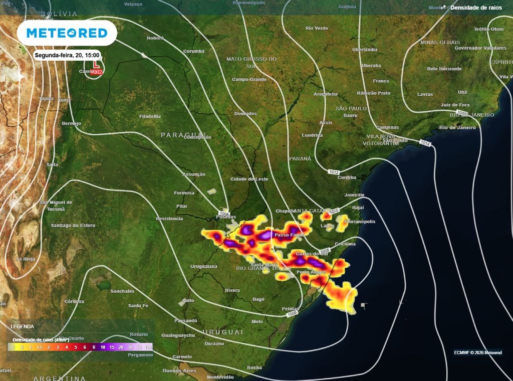 Densidade de raios. Mapa mostra áreas propícias a temporais na tarde desta segunda-feira (20).