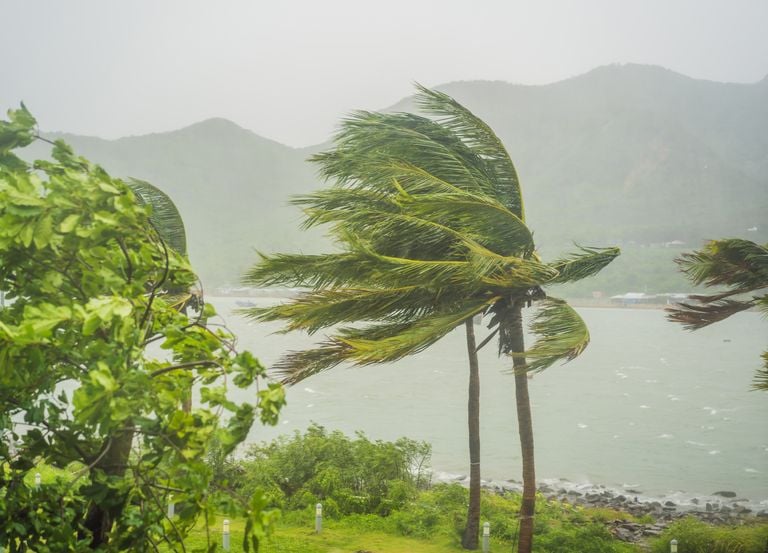 Ciclone extratropical impulsiona ar frio e traz alertas de rajadas de 100 km/h