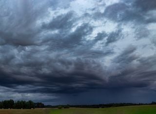 Ciclone se afasta, mas chuvas fortes ainda atinge 11 estados nesta quinta, 11; veja a previsão