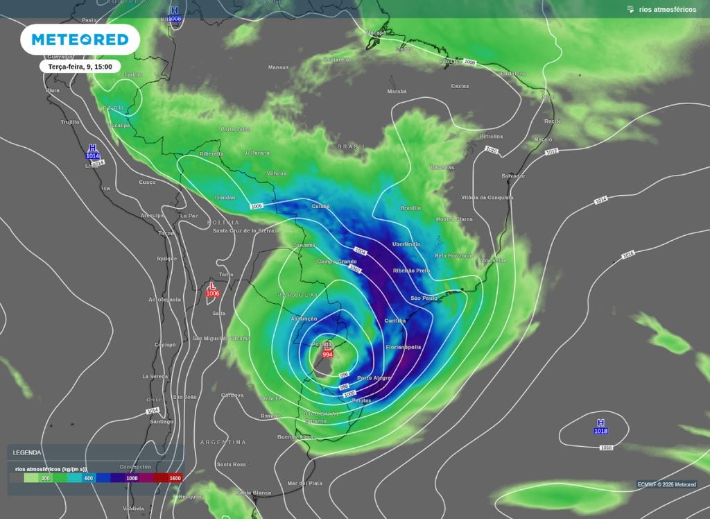 Intenso canal de umidade se forma e realiza a manutenção das chuvas sobre o Centro-Oeste, Sudeste e Sul do Brasil.