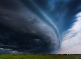 Ciclone se forma na próxima semana: tempestades severas e rajadas de 100 km/h; veja as áreas em risco