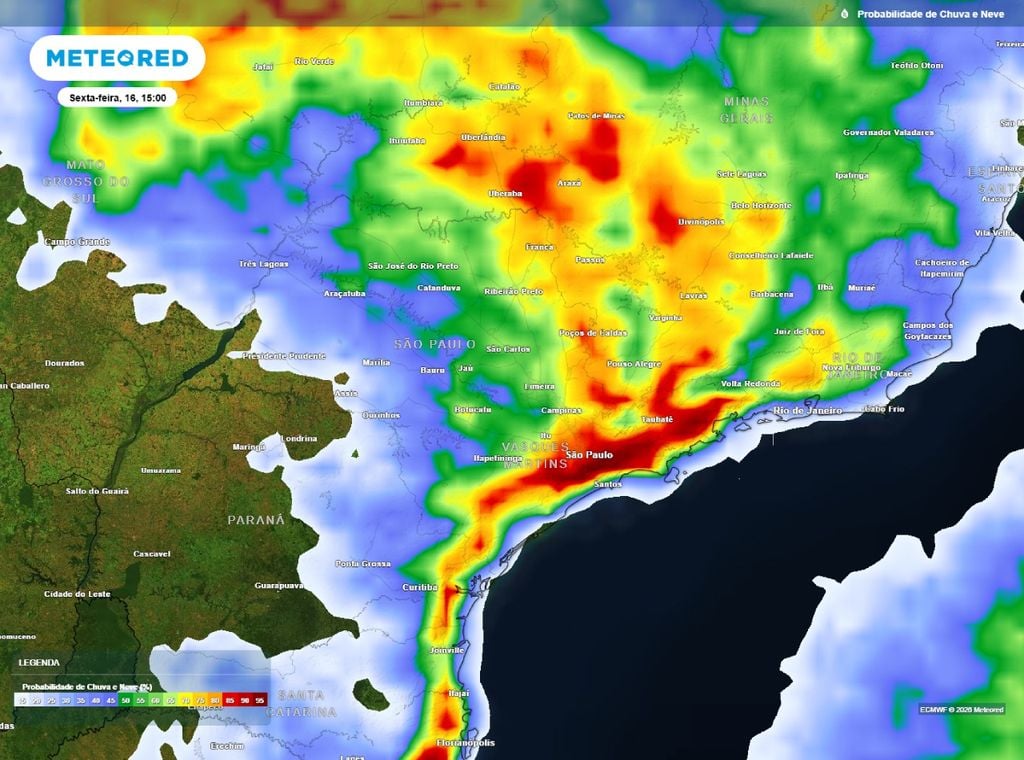 Previsão da probabilidade (%) de precipitação para a sexta-feira (16) às 15h, segundo o modelo europeu ECMWF, mostrando que em São Paulo a chance de chover é bem maior no leste.
