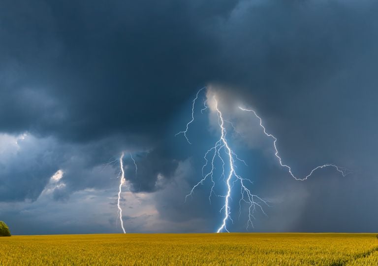 Ciclone vai afetar o Brasil nesta semana; confira os riscos e os estados afetados
