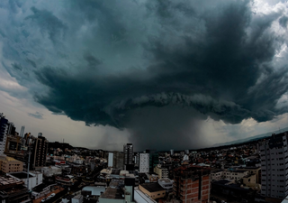 Ciclone vai atuar no Brasil ap&oacute;s ZCAS: risco de tempestades severas em 5 estados; veja a previs&atilde;o