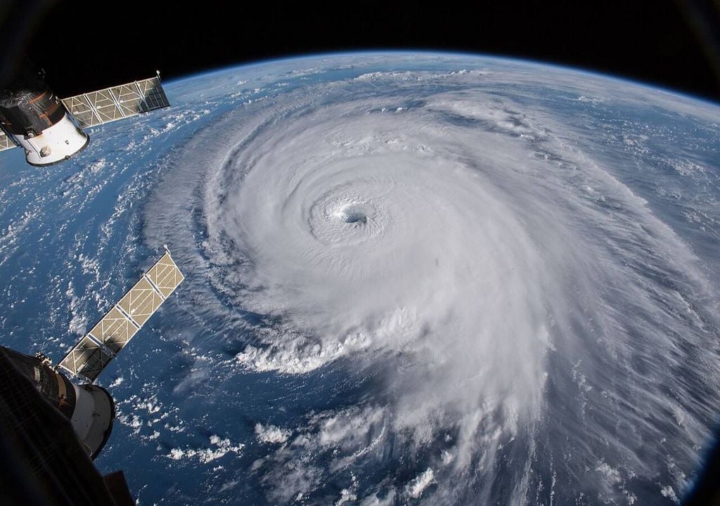 Cyclone tropical (ouragan) Florence en 2018, dans l'Atlantique, vu de l'espace. Le phénomène a touché la côte sud-est des États-Unis. Crédit : Centre de vol spatial Goddard de la NASA.