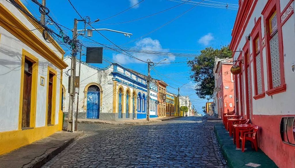 O belo centro histórico de Olinda (PE) com toda sua arquitetura portuguesa e casas coloridas. Crédito: Divulgação.