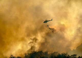 Weißer Himmel in Teilen Europas, da Rauch von kanadischen Waldbränden aufsteigt 