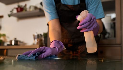 Los cient&iacute;ficos alertan de contaminantes invisibles en el polvo de los hogares espa&ntilde;oles