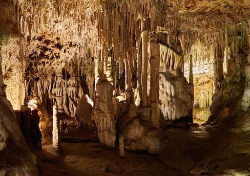 Unos cient&iacute;ficos del IGME descubren que la marea terrestre modula los gases de una gran cueva del norte de Espa&ntilde;a