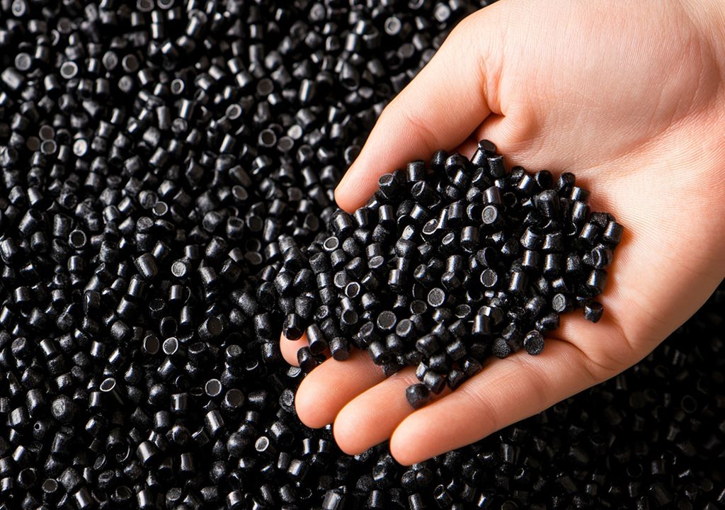 “La simple irradiación de luz visible tiene el potencial de transformar el reciclaje químico de plásticos, utilizando los aditivos que ya se encuentran en muchos productos comerciales