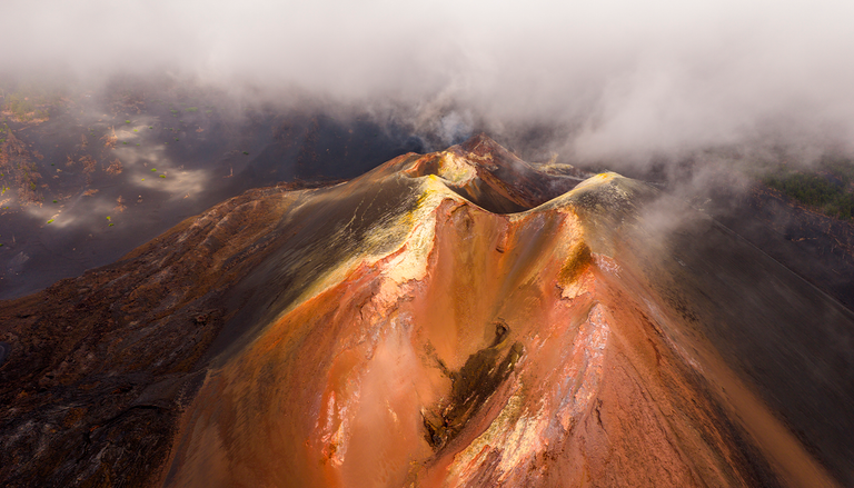 Expertos del CSIC descubren un &lsquo;mundo reci&eacute;n nacido&rsquo; en el volc&aacute;n de La Palma que servir&aacute; para buscar vida en Marte