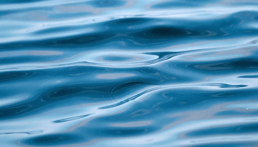 Com o aquecimento da atmosfera também a temperatura da água dos oceanos sobe