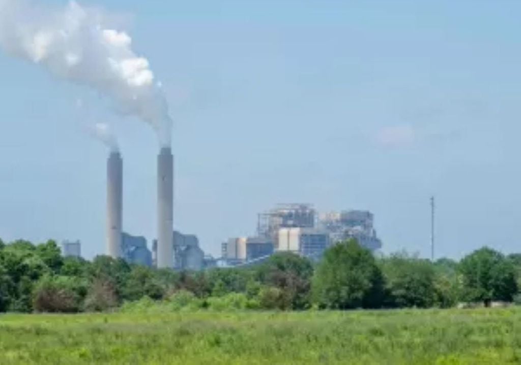 Soluções para esses dois obstáculos são fundamentais, segundo a AIE (Agência Internacional de Energia), para frear aumento da temperatura global no limite estabelecido pelo Acordo de Paris, de no máximo 2°C Soluções para esses dois obstáculos são fundamentais, segundo a AIE (Agência Internacional de Energia), para frear aumento da temperatura global no limite estabelecido pelo Acordo de Paris, de no máximo 2°C