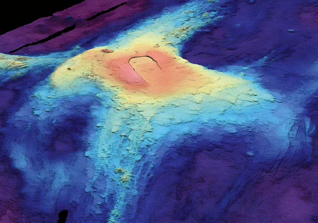 Mapa do Monte Submarino Axial em julho de 2014.