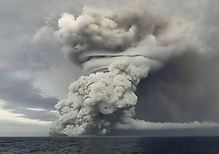 Los científicos predicen que un volcán submarino cerca de Oregón podría entrar en erupción en 2025