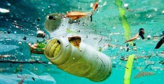 Cinco maneras de reducir nuestra dependencia del plástico