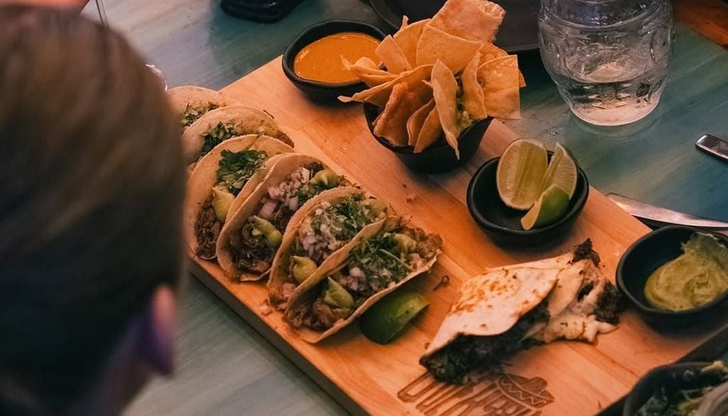 En Güeros destaca la presencia del Chef de Oaxaca, Víctor Aguilar, con una propuesta 100% mexicana. Imagen: @guerosterrazas