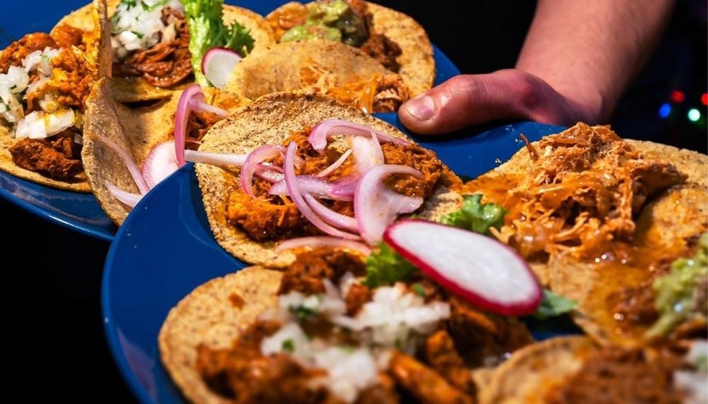 Los tacos y quesadillas siguen conquistando paladares, consolidándose como una excelente alternativa para disfrutar en cualquier época del año.Imagen: @mexicanarestoran