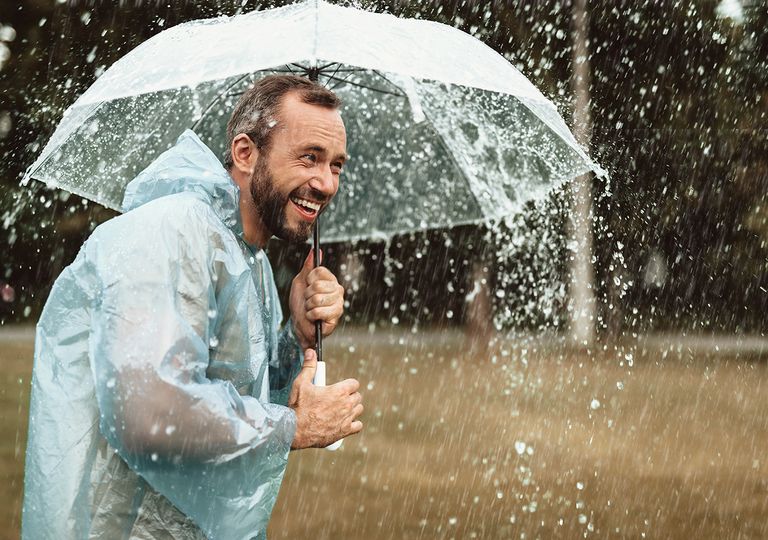bajo la lluvia bajo la lluvia