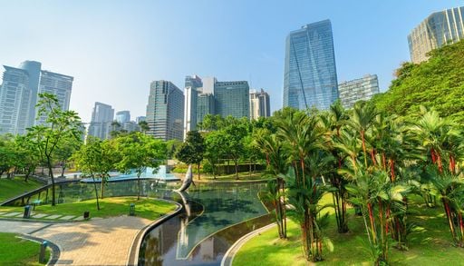 Si possono avere citt&agrave; green e crescita economica al tempo stesso? Cos&rsquo;&egrave; il "decoupling" e perch&eacute; funziona